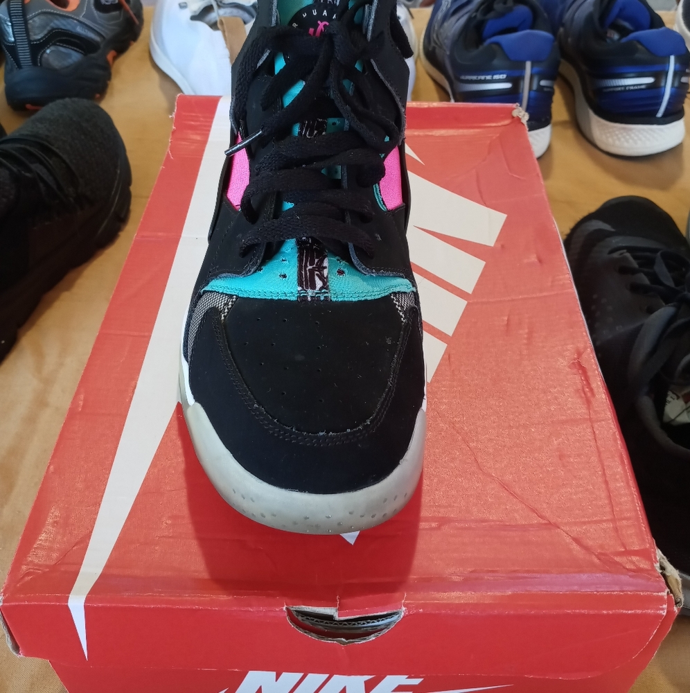 Huaraches - Picture 1 of 2